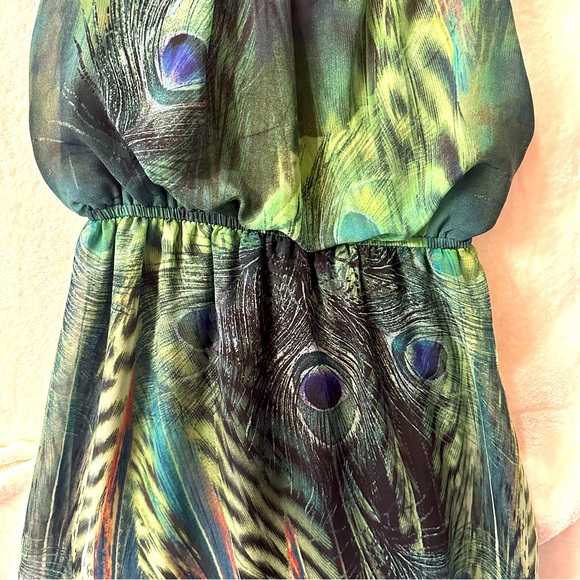 Forever 21- peacock design dress size medium - Picture 4 of 6